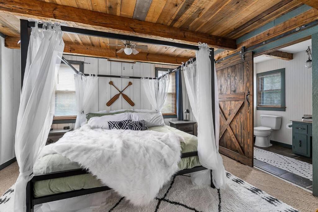 Rustic Cabin, Dock, Firepit, Kayaks & Games Winchester Exterior foto