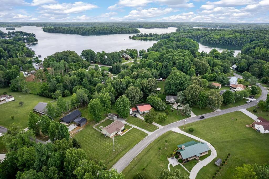 Rustic Cabin, Dock, Firepit, Kayaks & Games Winchester Exterior foto