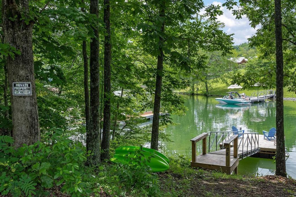 Rustic Cabin, Dock, Firepit, Kayaks & Games Winchester Exterior foto